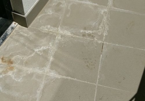 perth_strata_cleaning_high_pressure_hot_water_courtyard_paving_02_before before commercial high pressure clean